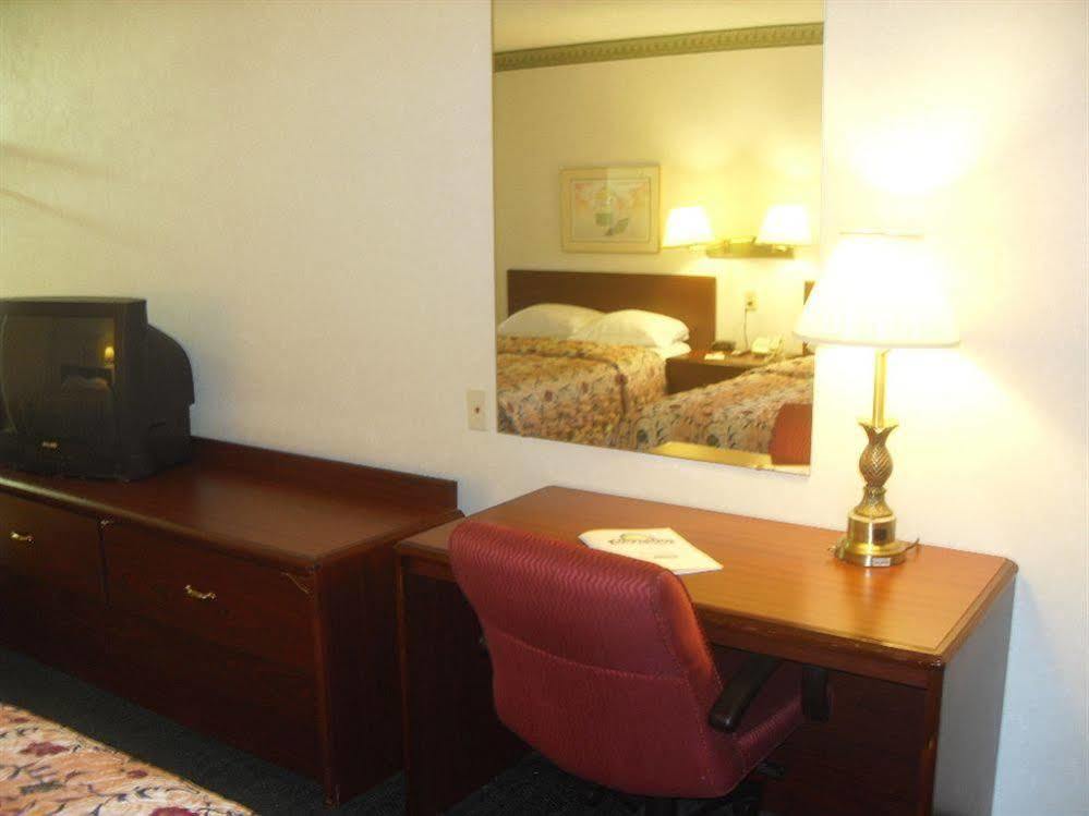 Days Inn By Wyndham Maumee/Toledo Exteriér fotografie