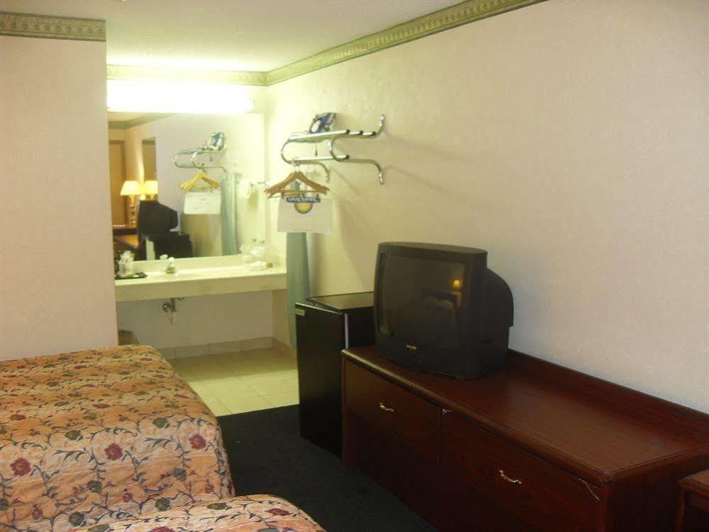 Days Inn By Wyndham Maumee/Toledo Exteriér fotografie