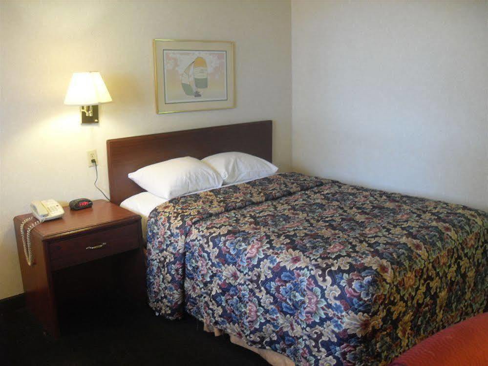 Days Inn By Wyndham Maumee/Toledo Exteriér fotografie
