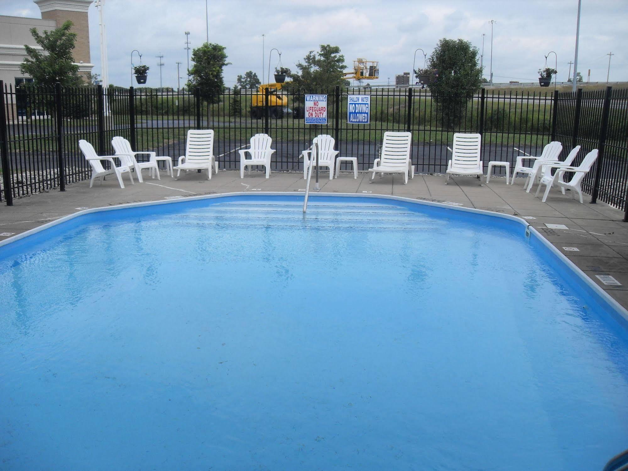 Days Inn By Wyndham Maumee/Toledo Exteriér fotografie